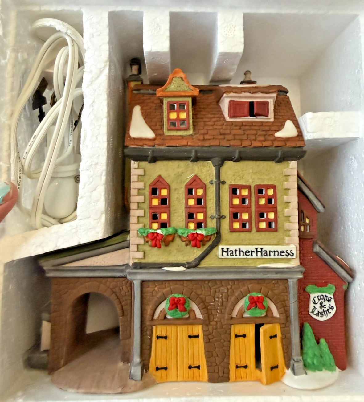 Department 56 Dickens Village Hather Harness Porcelain Building 5823-8 Box Light