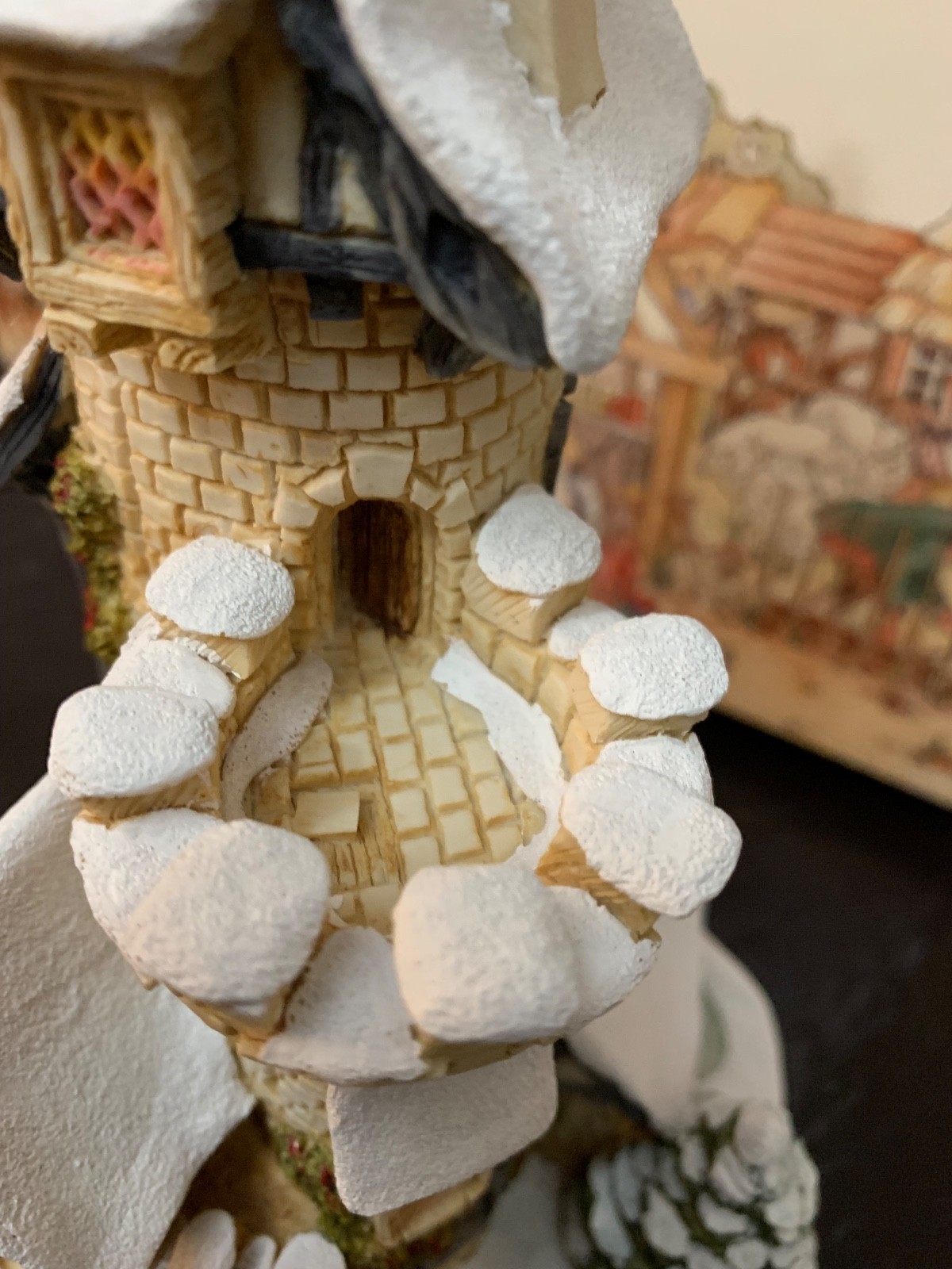 David Winter Uncle Scrooges Christmas Castle British Hand made and Hand Painted