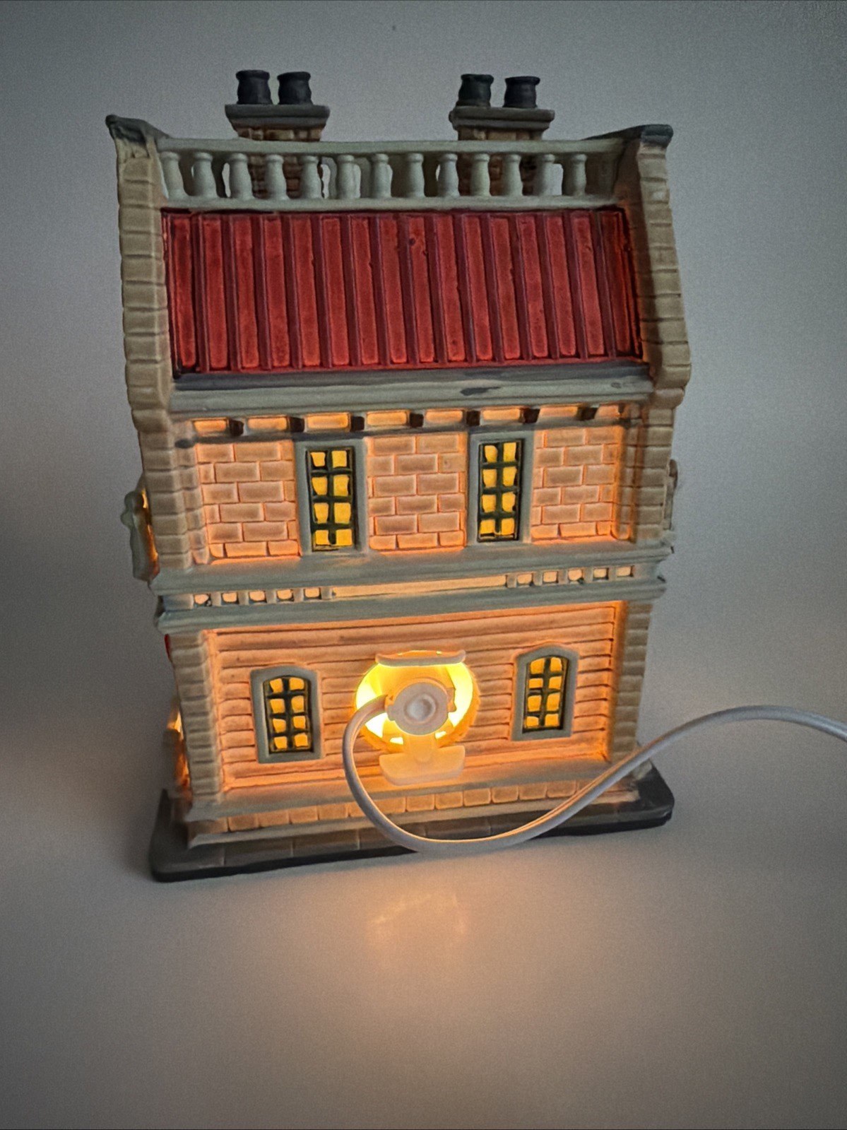 Lemax REGIS HOTEL Light-Up Building w/ Box AND Building Hanging Sign
