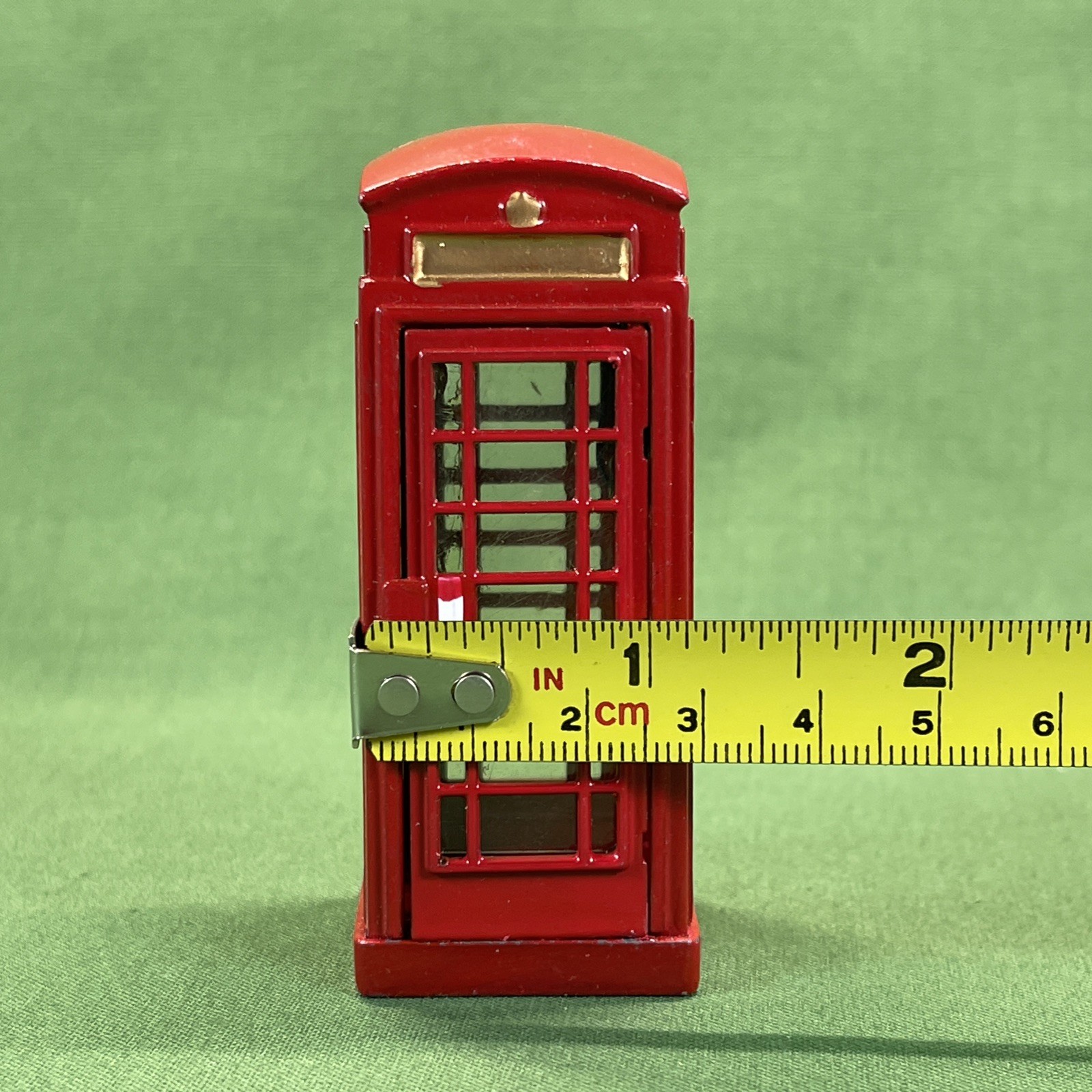 Lemax 44176 3″ Tall Red British Style Telephone Booth Accessory