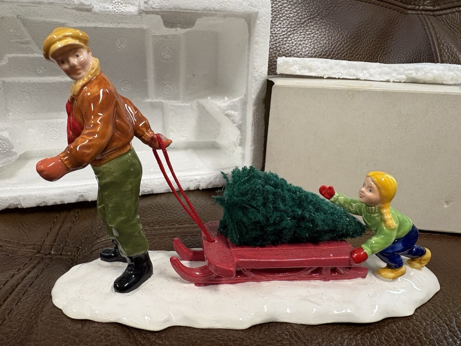 Department 56 Bringing Home The Tree The Original Snow Village 5169-1 w/orig box