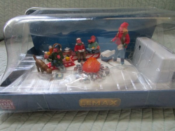 Lemax Village Family Campfire 2016 Lighted Rare Christmas HTF 64451 NIP