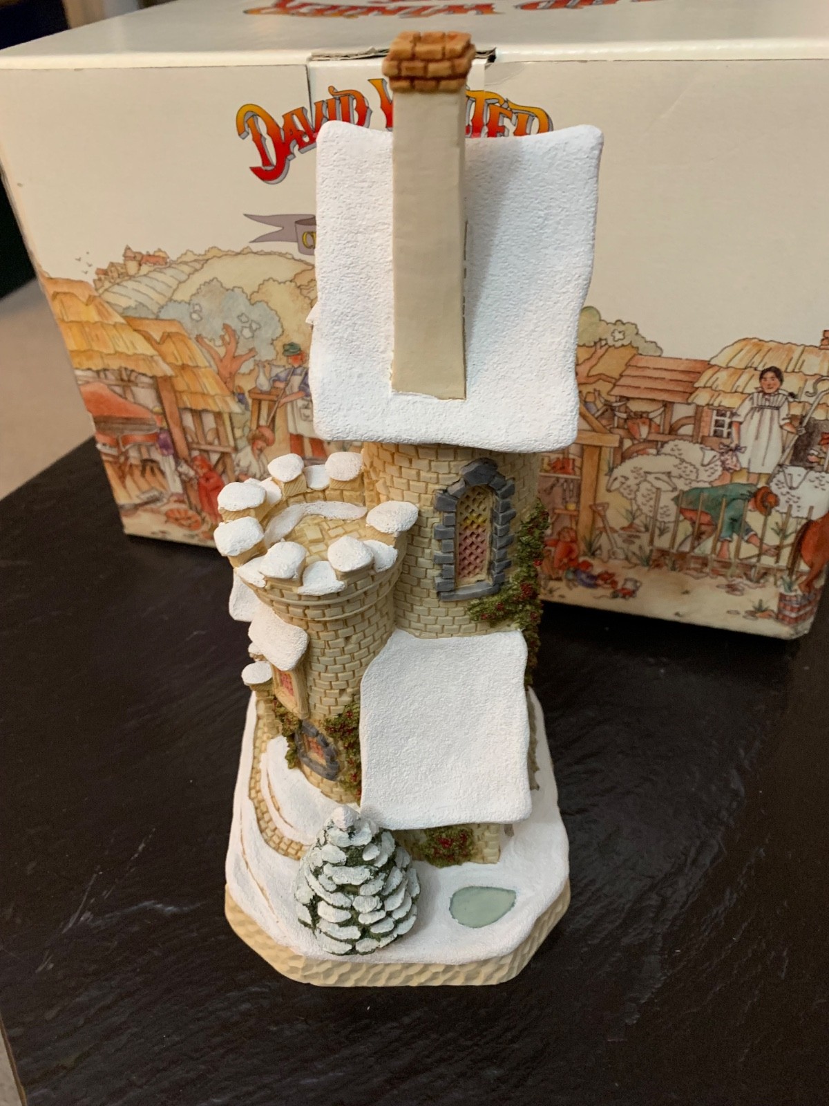 David Winter Uncle Scrooges Christmas Castle British Hand made and Hand Painted