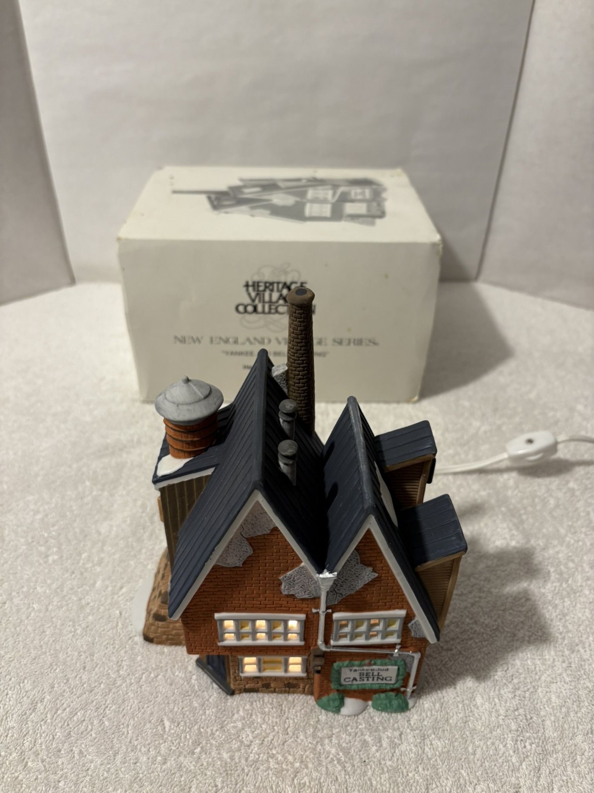 DEPARTMENT 56 YANKEE JUD BELL CASTING Lighted New England Village 1992 in Box