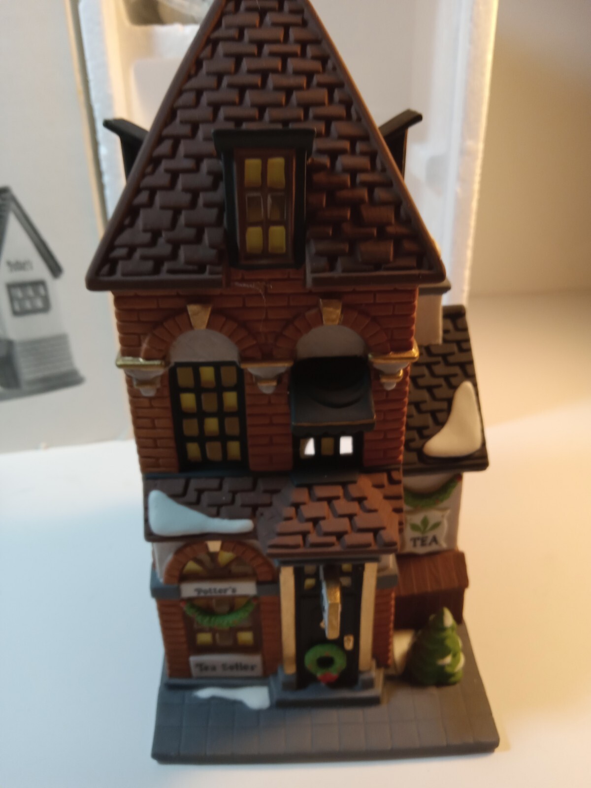 Dept 56 ~ Christmas in City Series ~ Potter’s Tea Seller 1993 Retired w/light