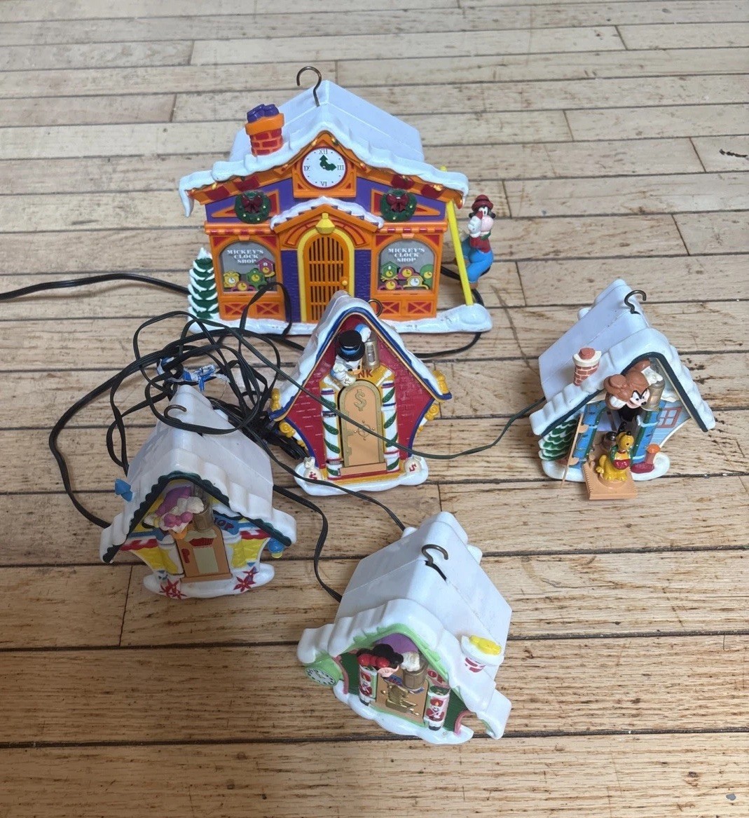 Disney Mickey Mouse & Friends Christmas Village Set of 5 Multicolor Houses