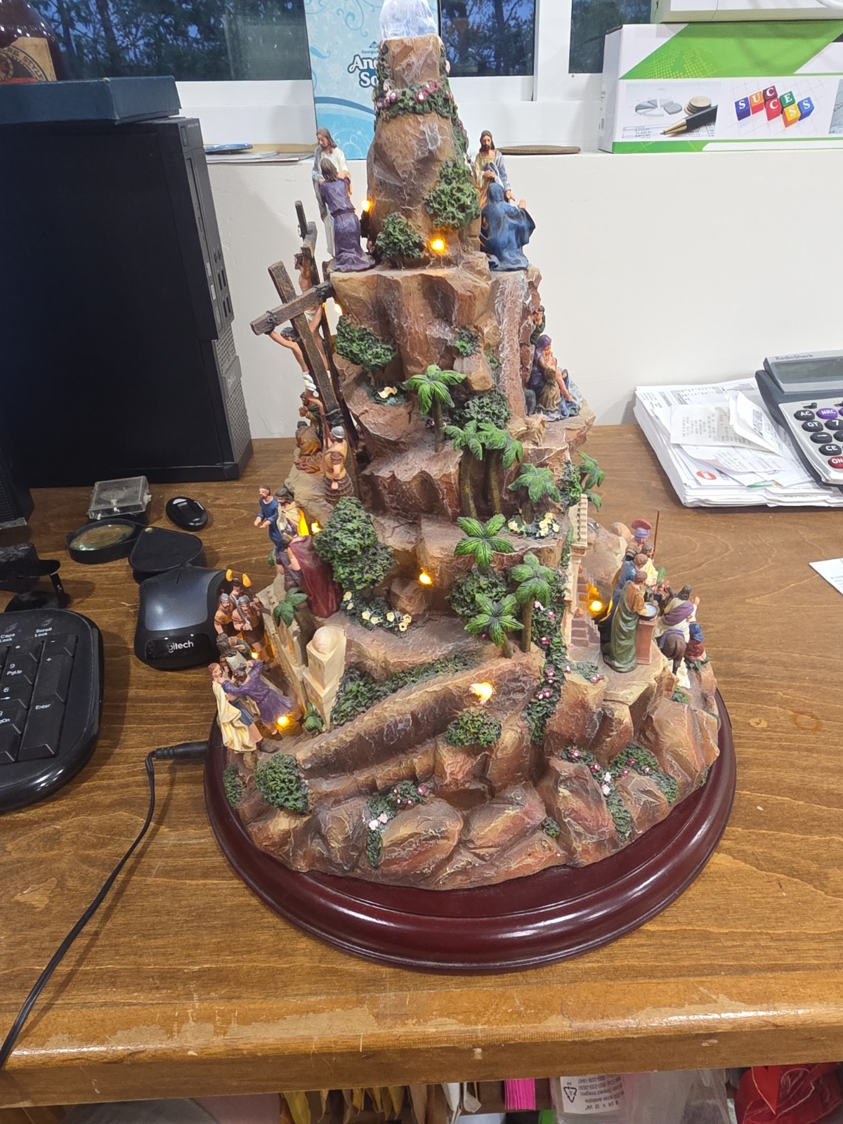 Thomas Kinkade Hawthorne Village Faith Mountain Illuminated Sculpture 2006