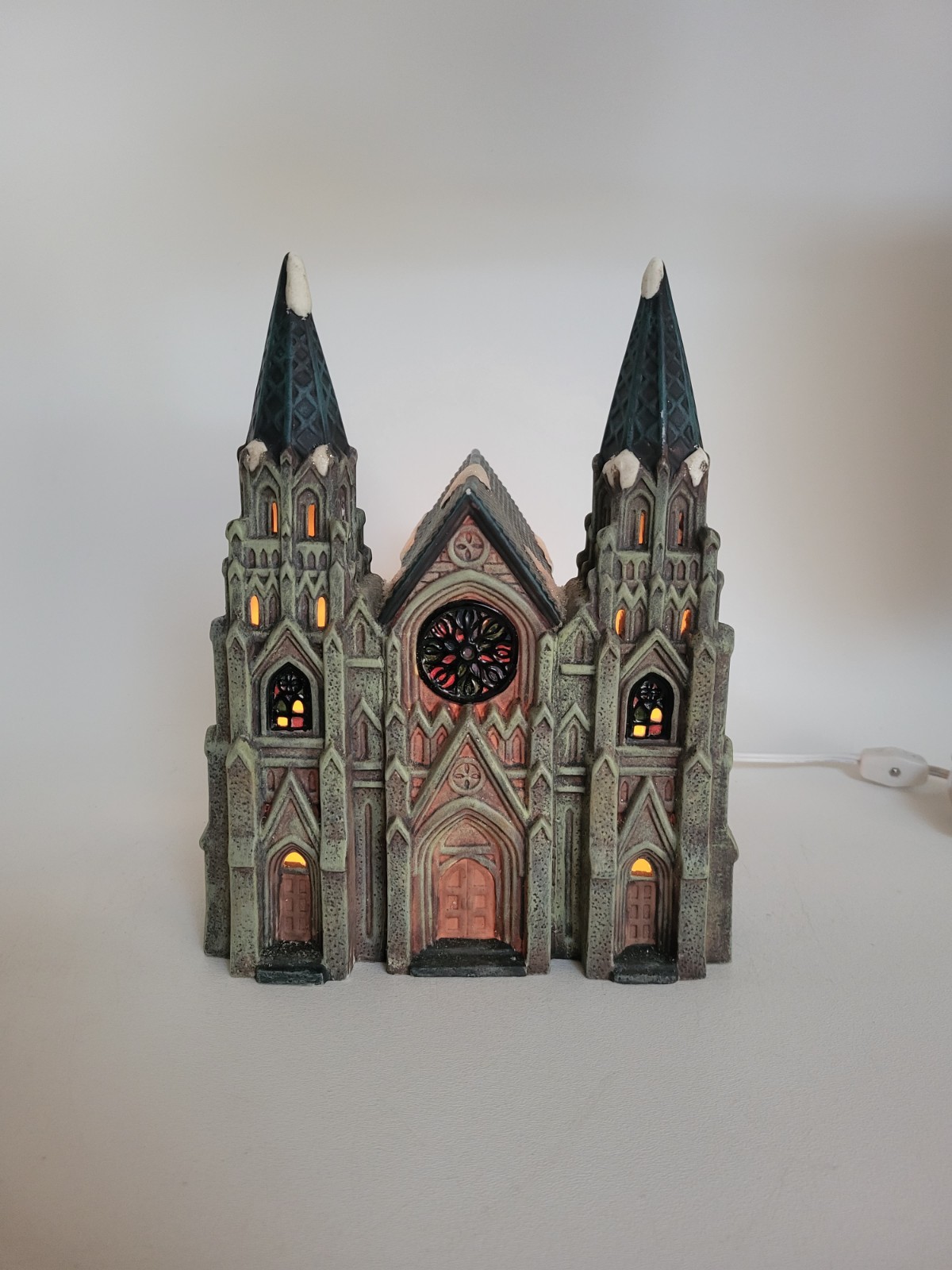 Heartland Valley Village Porcelain Lighted Cathedral Gothic Christmas Church 10″