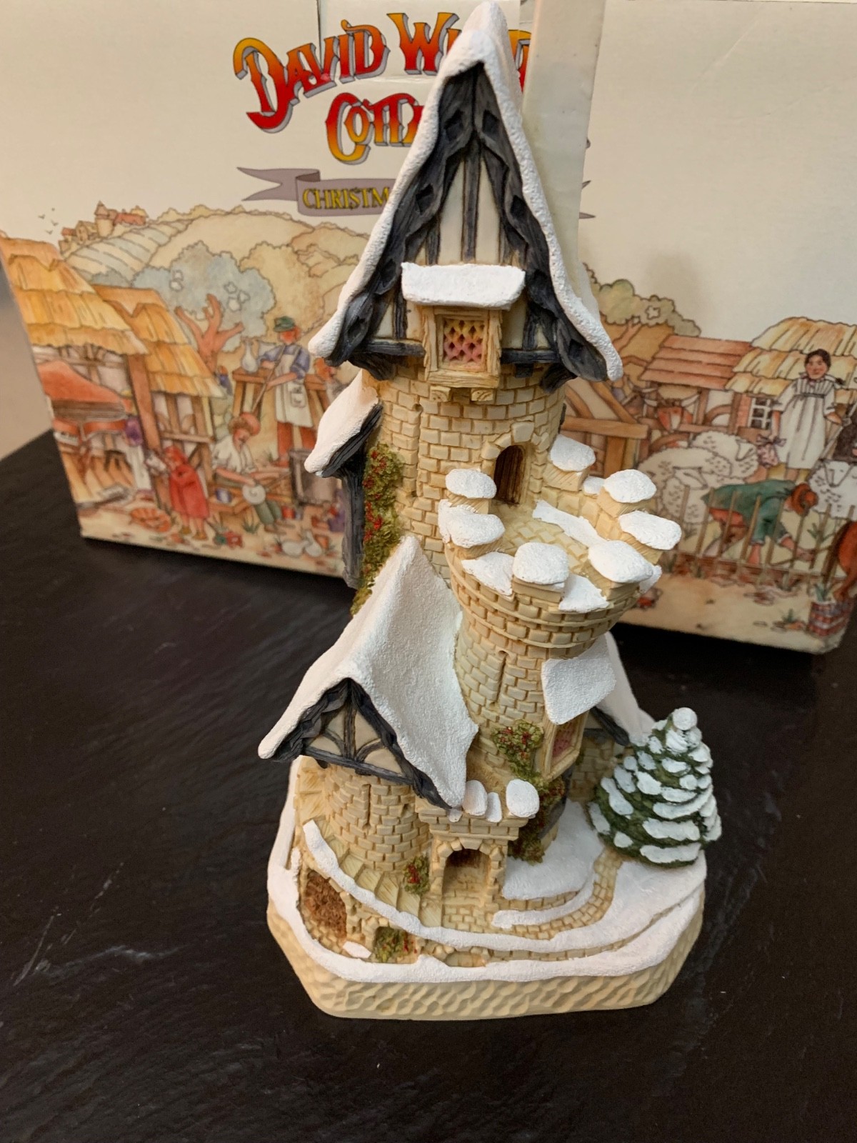 David Winter Uncle Scrooges Christmas Castle British Hand made and Hand Painted