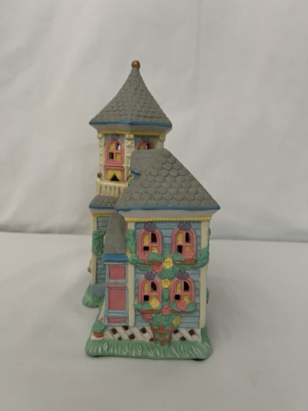 Cottontail Lane “Rosebud Manor” Lighted Building 12304-1 Midwest Of Cannon Falls