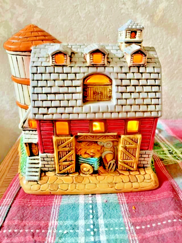 Lefton 1988 Lighted Barn w/ Silo Byron Wood Design Vintage Christmas