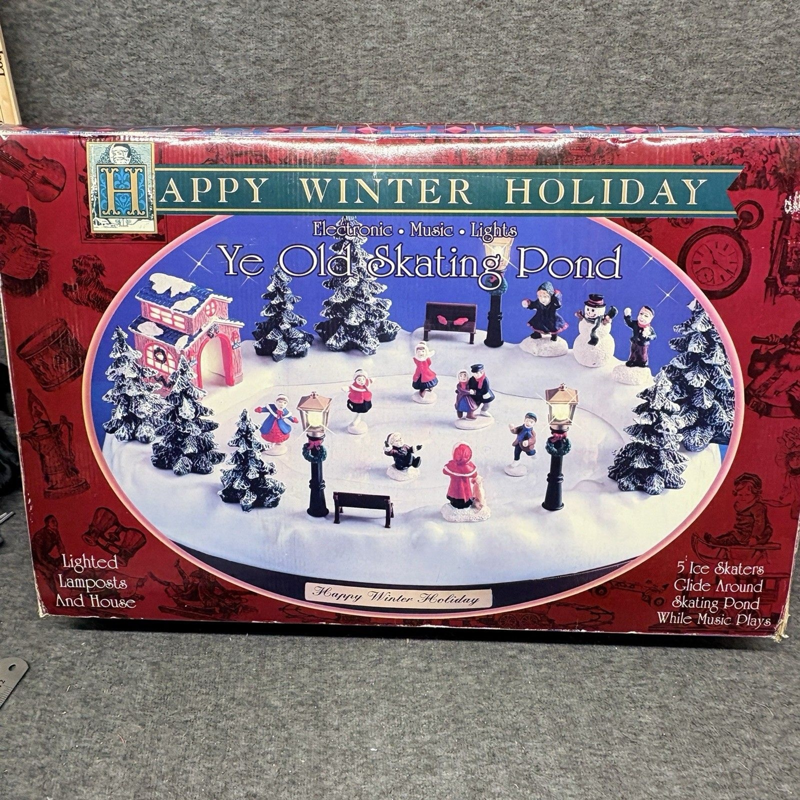 Happy Winter Holiday -Walk In The Park -Christmas Animated – New Open Box.