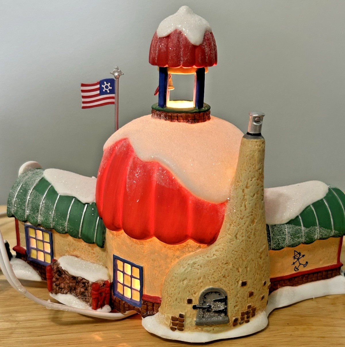 Department 56 North Pole Series Kringle Elementary School Village 2002
