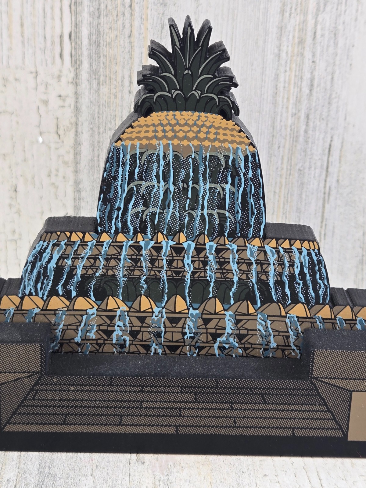 Shelia’s Collectibles Pineapple Fountain Charleston South Carolina Shelf Sitter