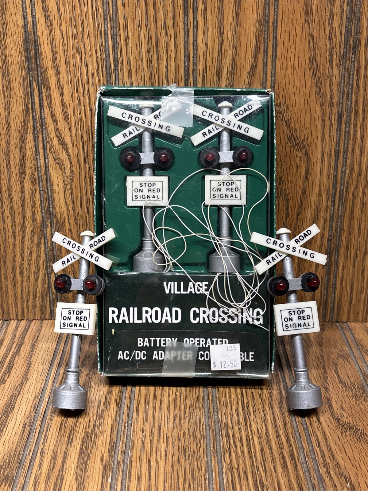 Department 56, battery operated Train, railroad crossing lights. ~ Tested