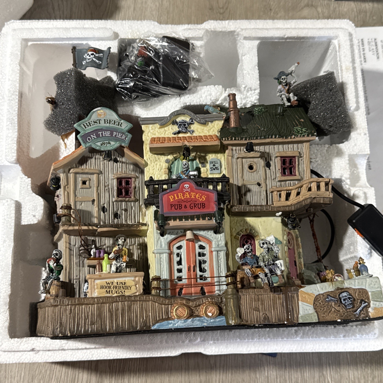 Lemax 2008 Spooky Town PIRATES PUB & GRUB Halloween Village House Retired READ