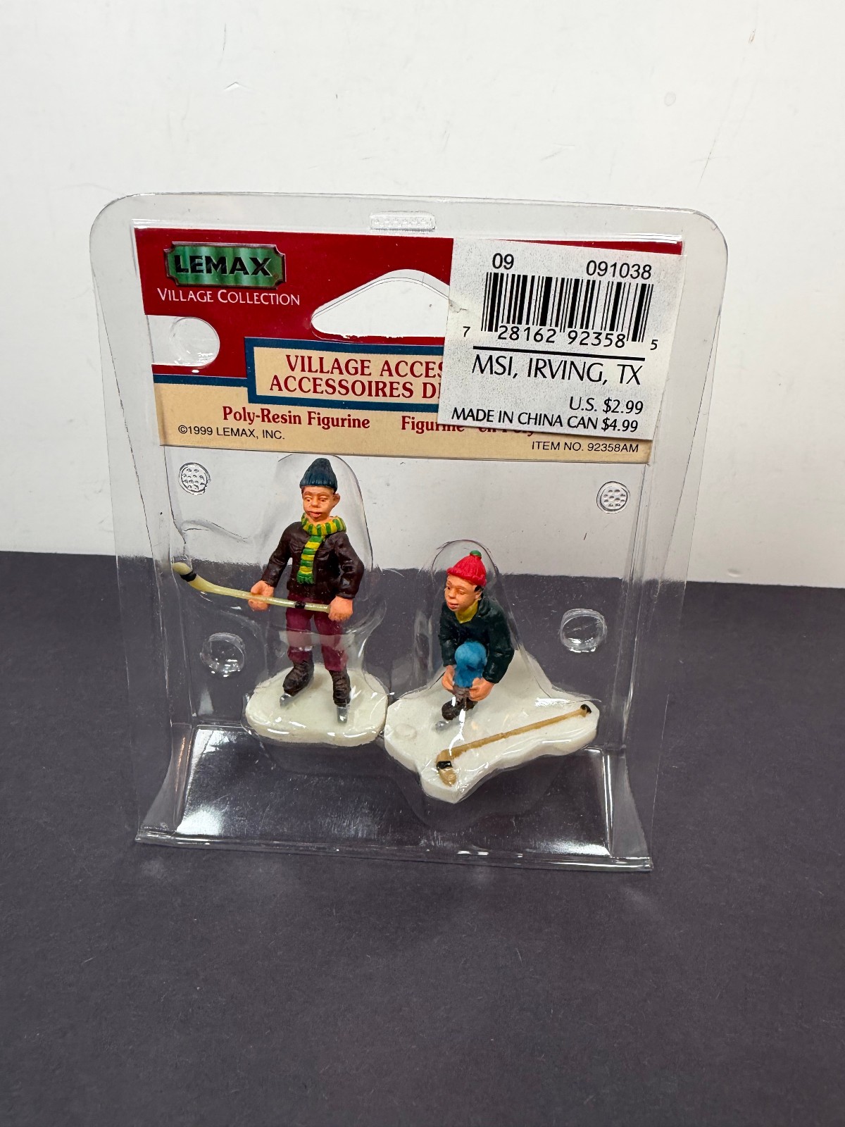 Lemax TIME OUT HOCKEY PLAYERS Poly-Resin Christmas Figure Set 1999 92358AM