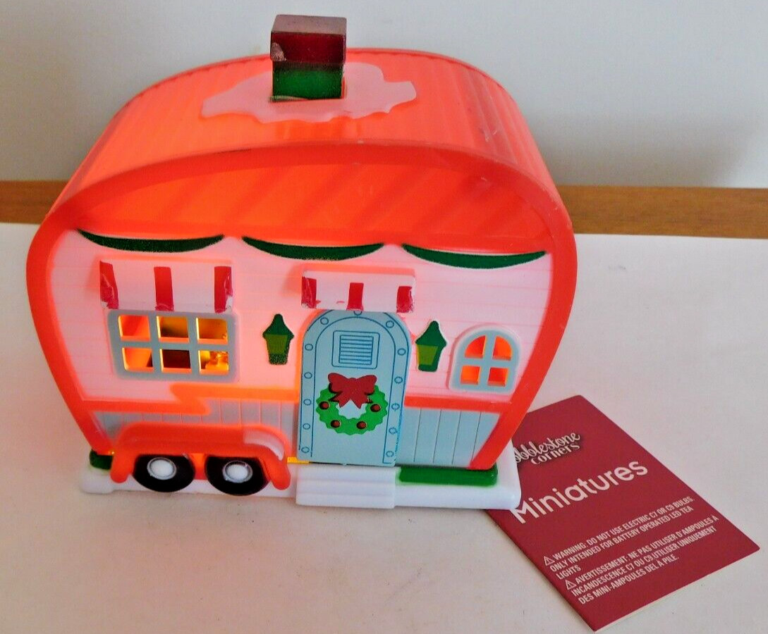 Cobblestone Corners Christmas Miniatures Camper Mobile Home LIGHTED 4 X 2.5 in