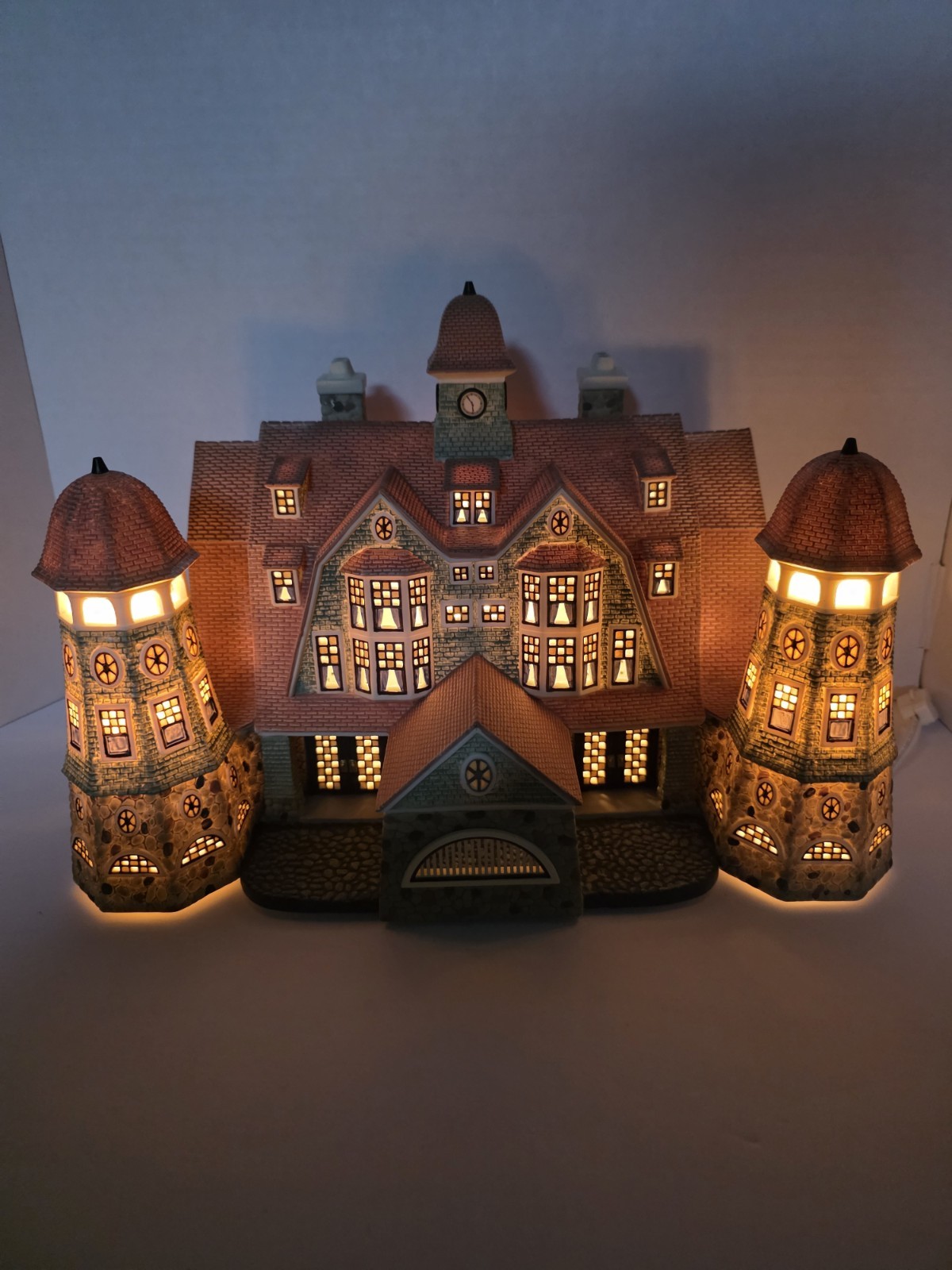 Department 56 Seasons Bay Grandview Shores Hotel NIB Complete Set
