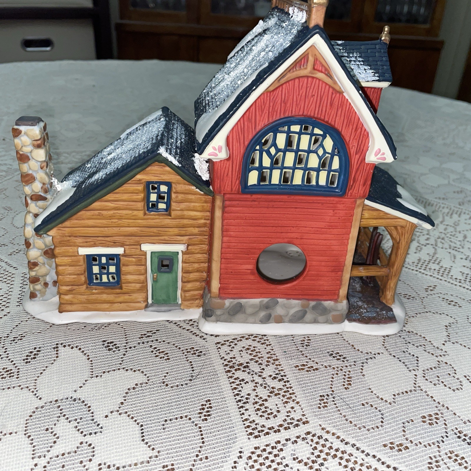 2010 Limited Edition Heartland Valley Village Chapmans Ski School With Box
