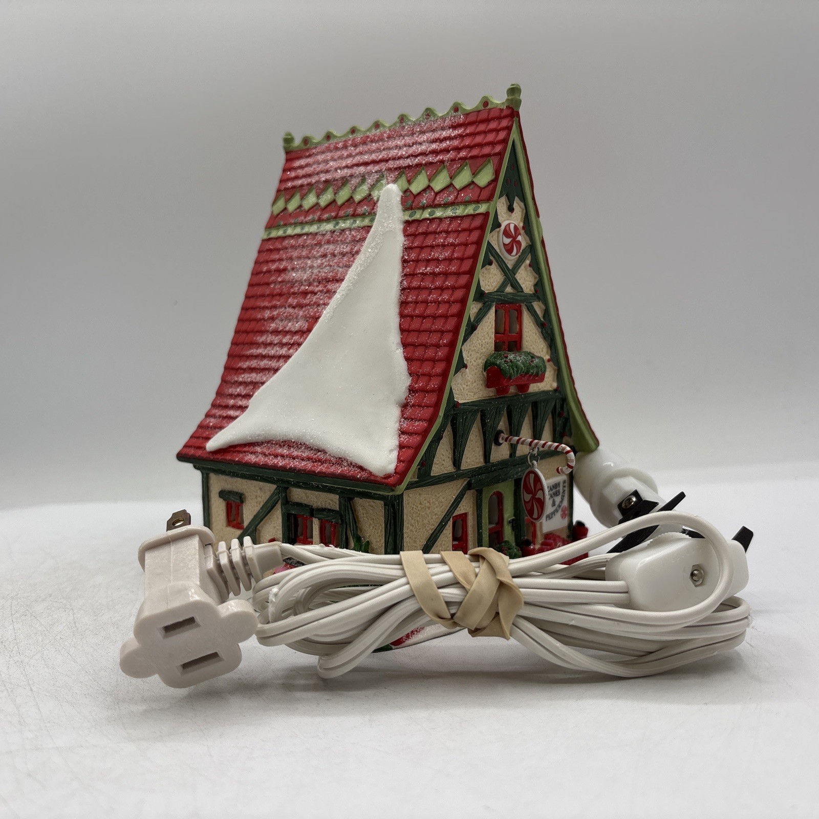 Dept 56 1996 Vintage HVC North Pole Series Candy Cane & Peppermint Shop 56390