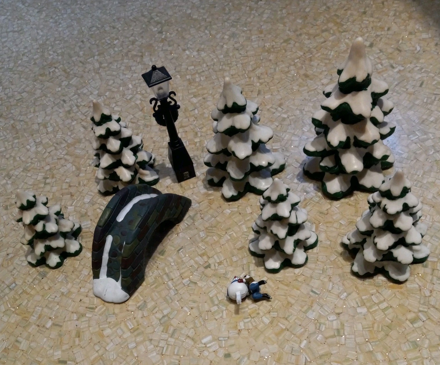 Wonderland Skaters Pond Ice Skating Winter Snow Village replacement parts.