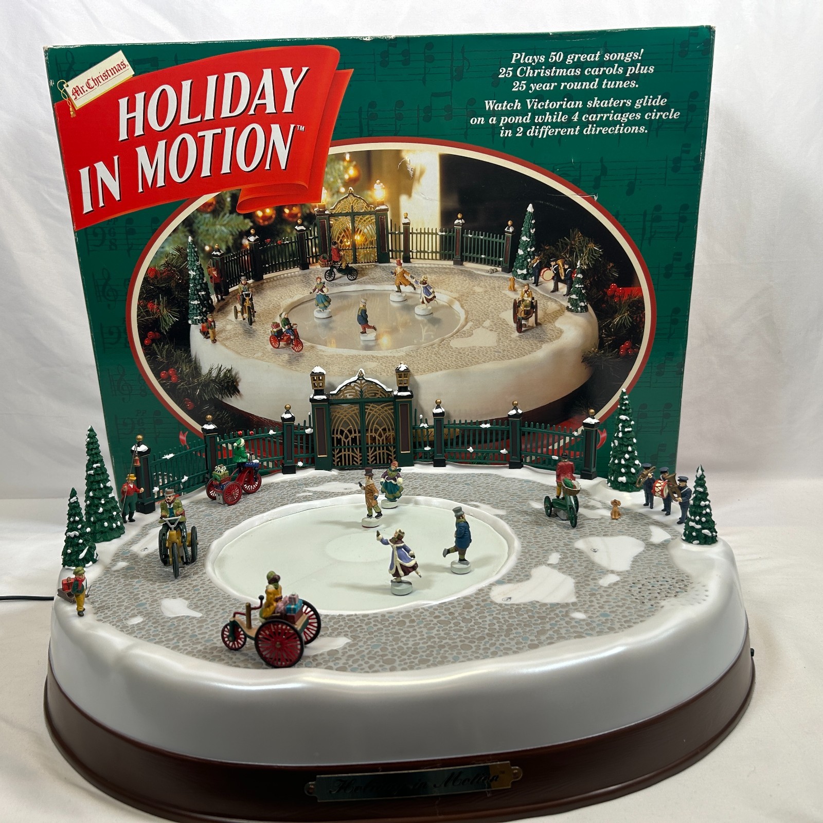 1996 Mr Christmas Holiday in Motion Village Animated Ice Skate Rink Park 50 Song