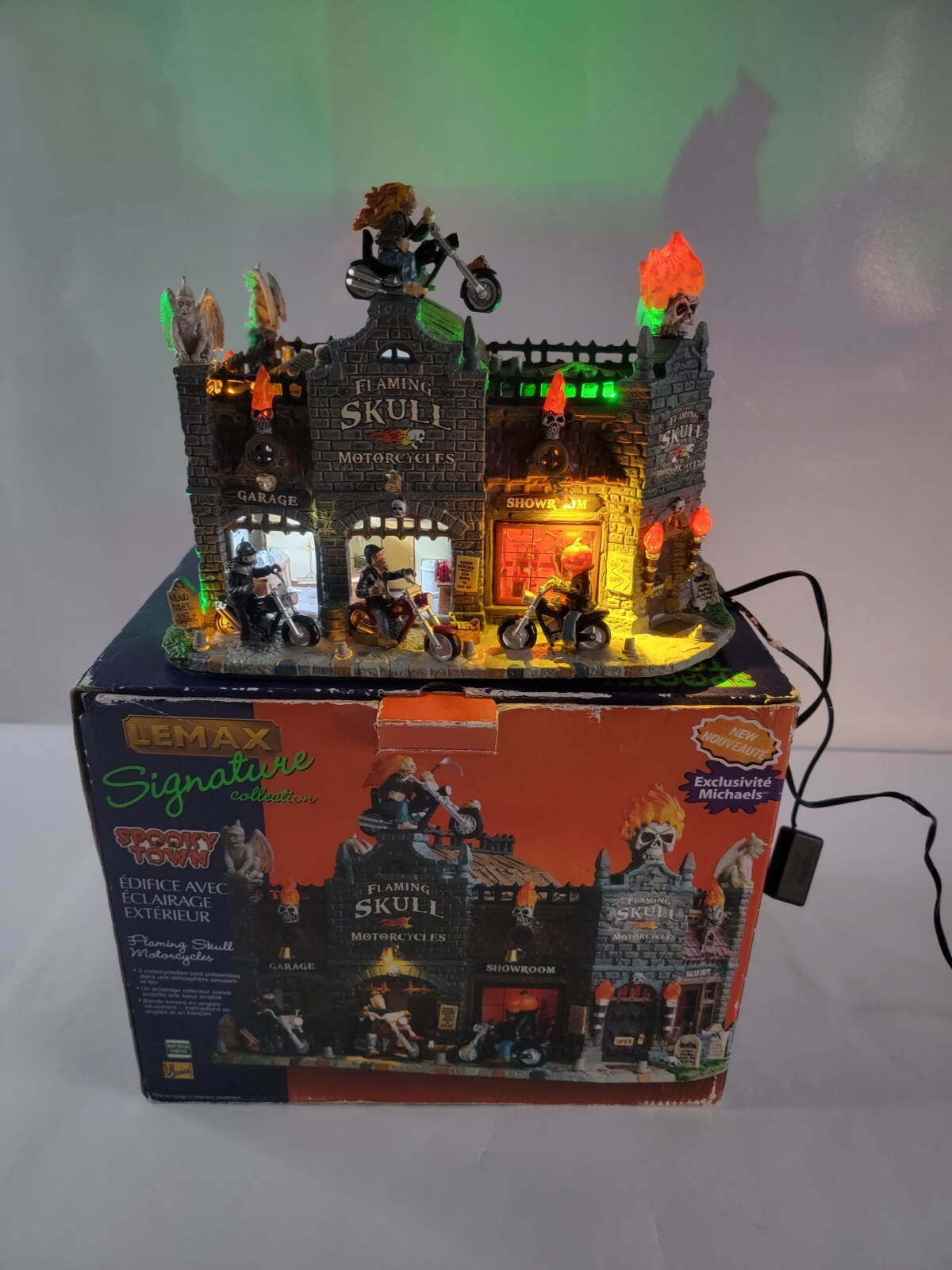 Lemax Spooky Town Flaming Skull Motorcycles Lighted w/ Sound – See Demo