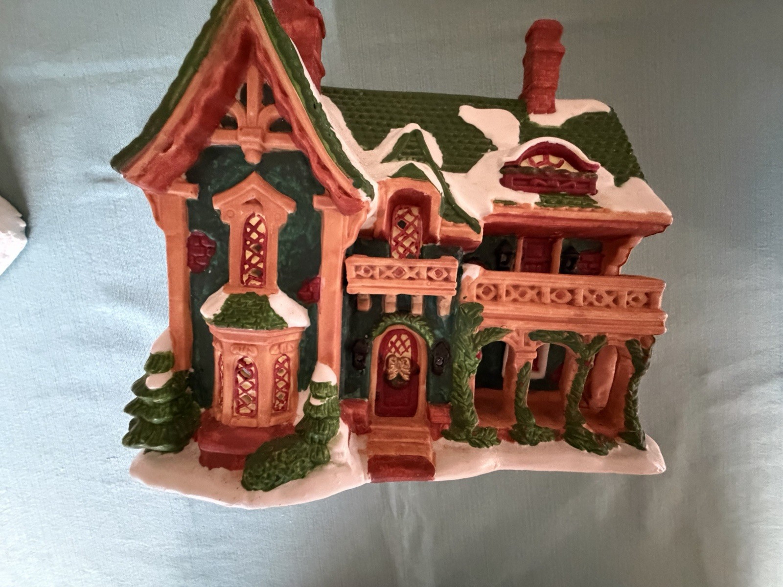 Caldor Village Square Porcelain Lighted House “ Davenport Inn”