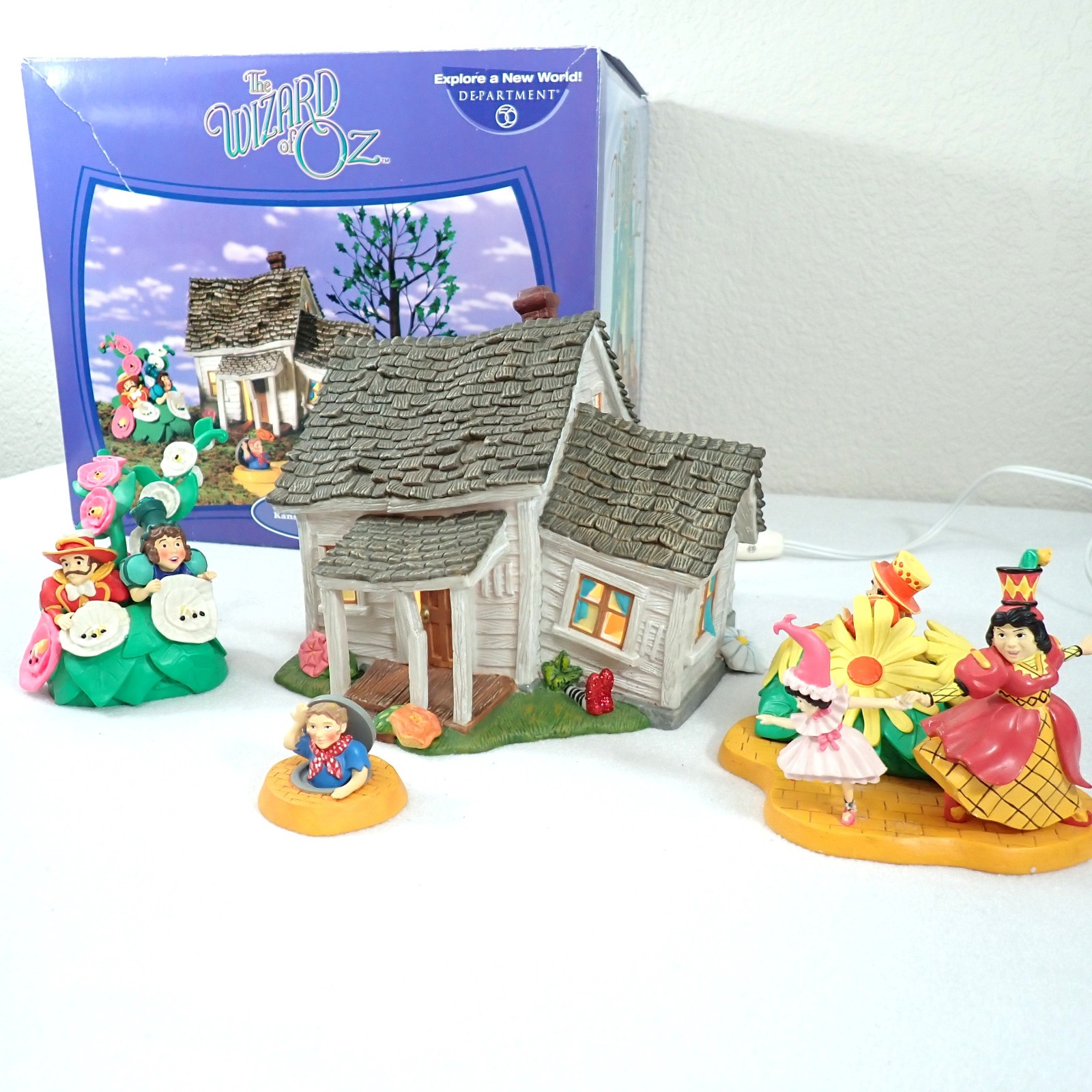 Dept 56 Wizard of Oz We’re Not in Kansas Anymore Lighted 4pc Set 59350 w/Box