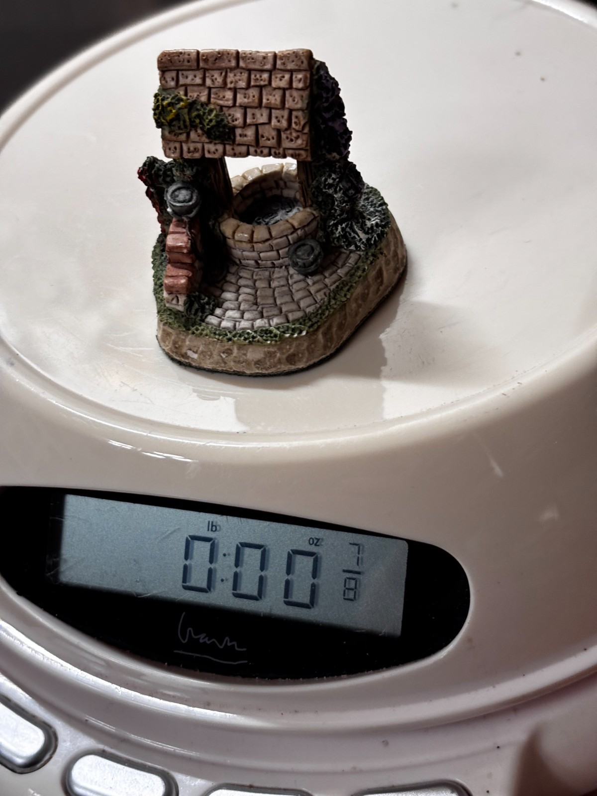 Vintage 1991 David Winter Miniature Cameos PENNY WISHING WELL GUC