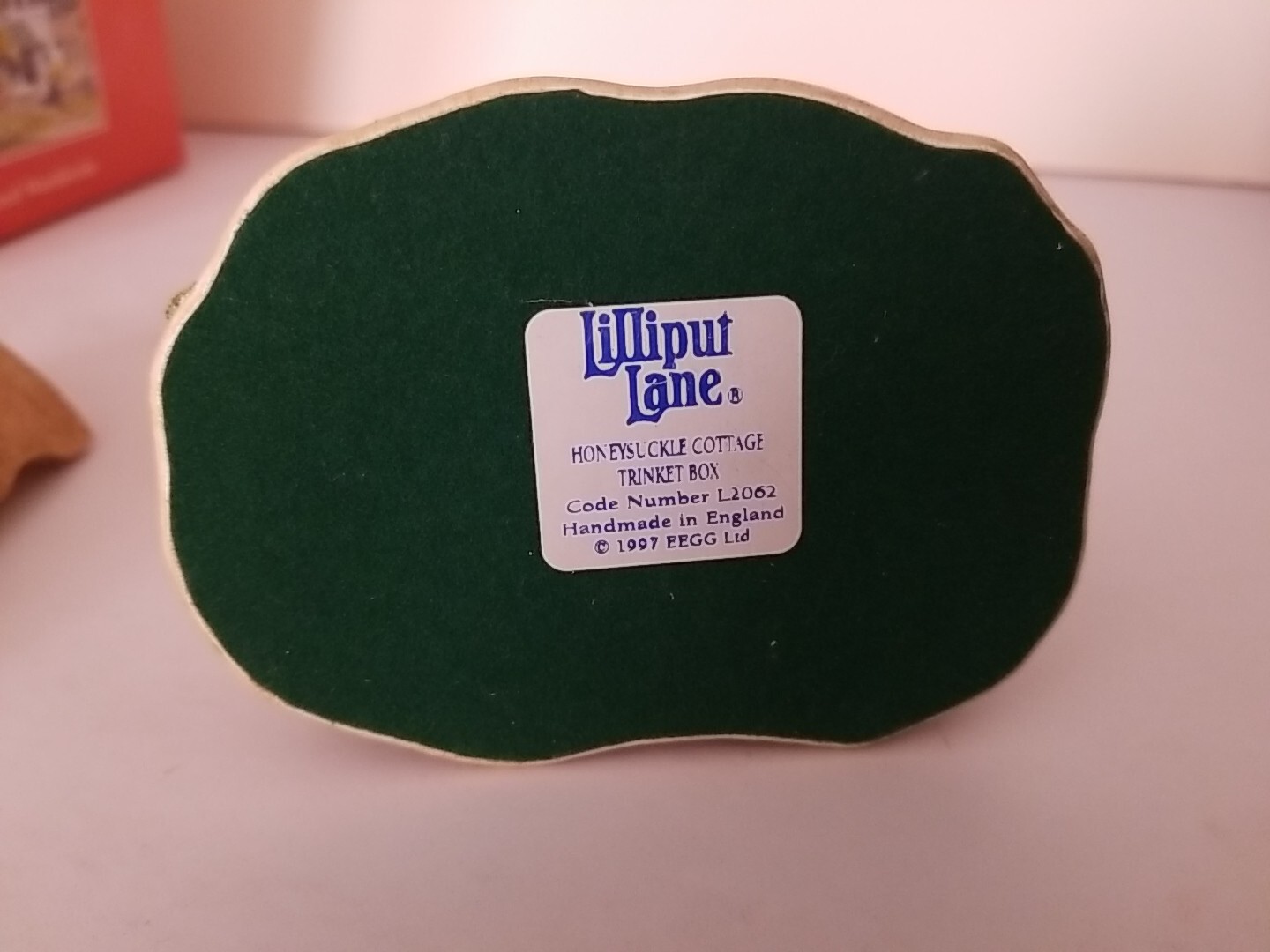 Lilliput Lane “Honeysuckle Cottage Trinket Box” With Deed & Box VERY RARE