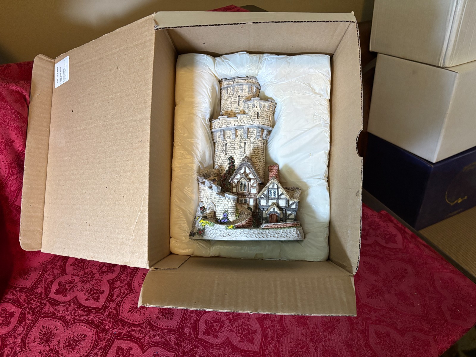 DAVID WINTER “THE CASTLE COTTAGE OF WARWICK” NEW IN BOX-NEVER DISPLAYED-MINT