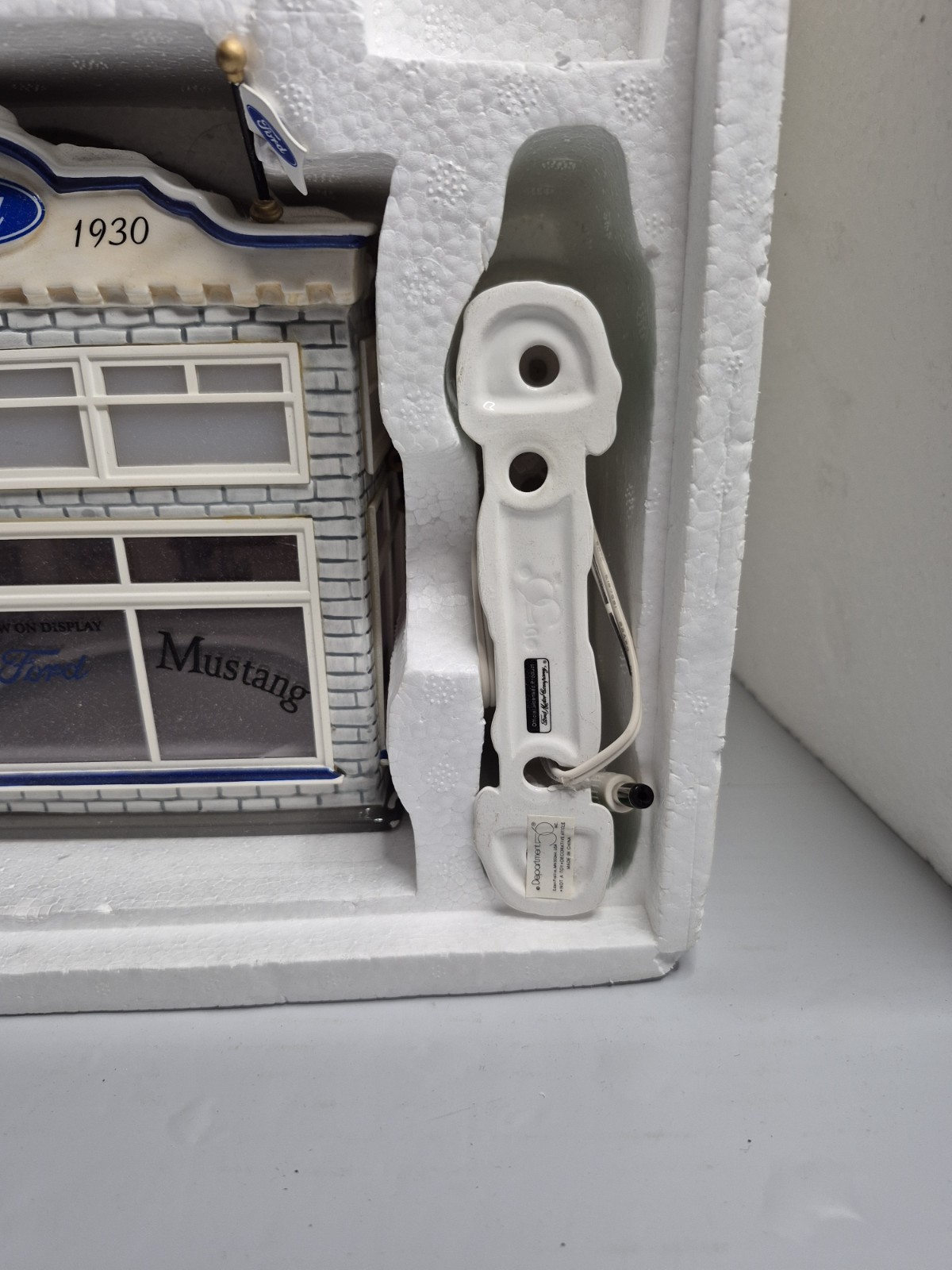 Dept 56 Uptown Motors Ford Set Of 3 Mustang Snow Village Original Box Tested