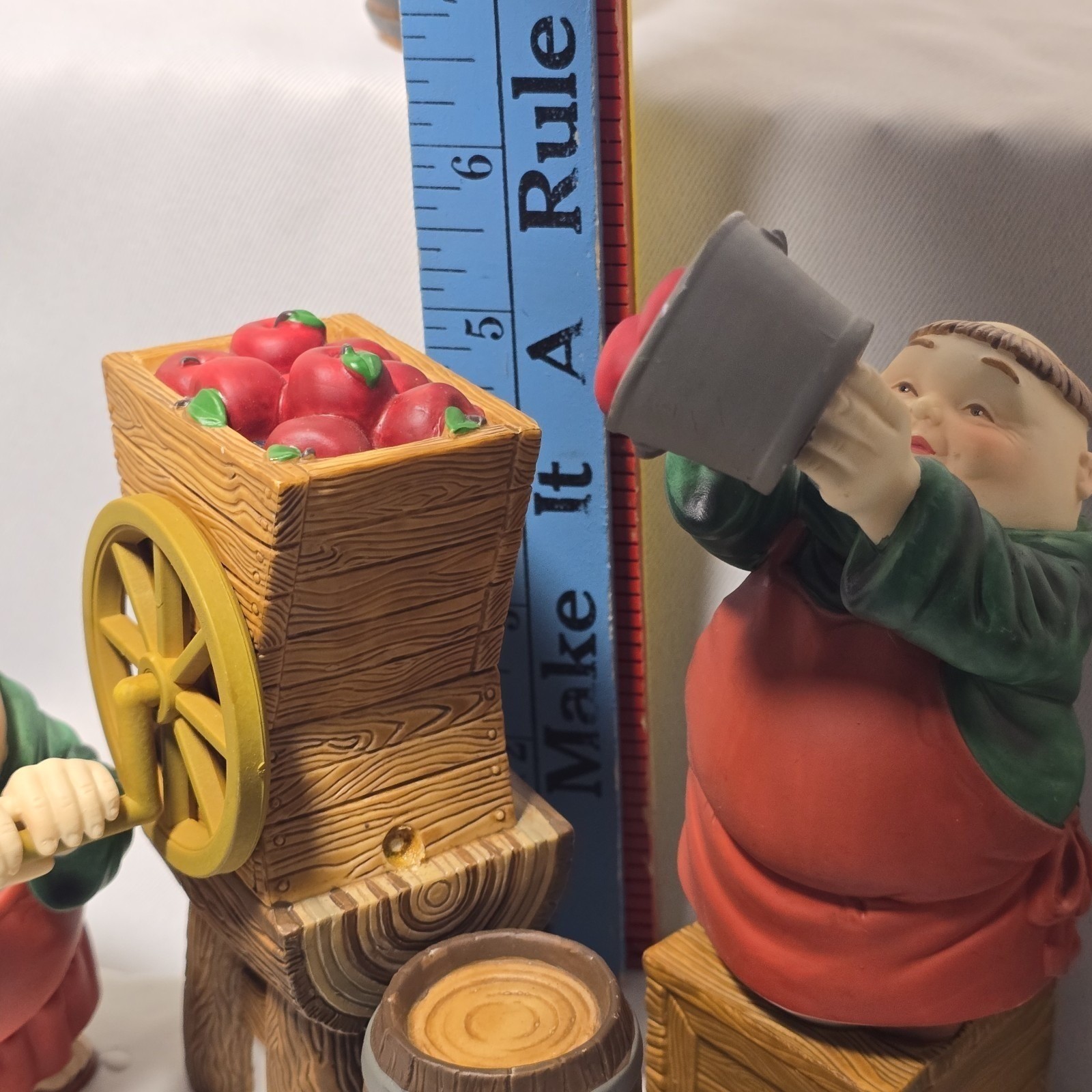Dept 56 Merry Makers Porter Presser Frederick Filler Guzzler Apple Cider Set 7pc