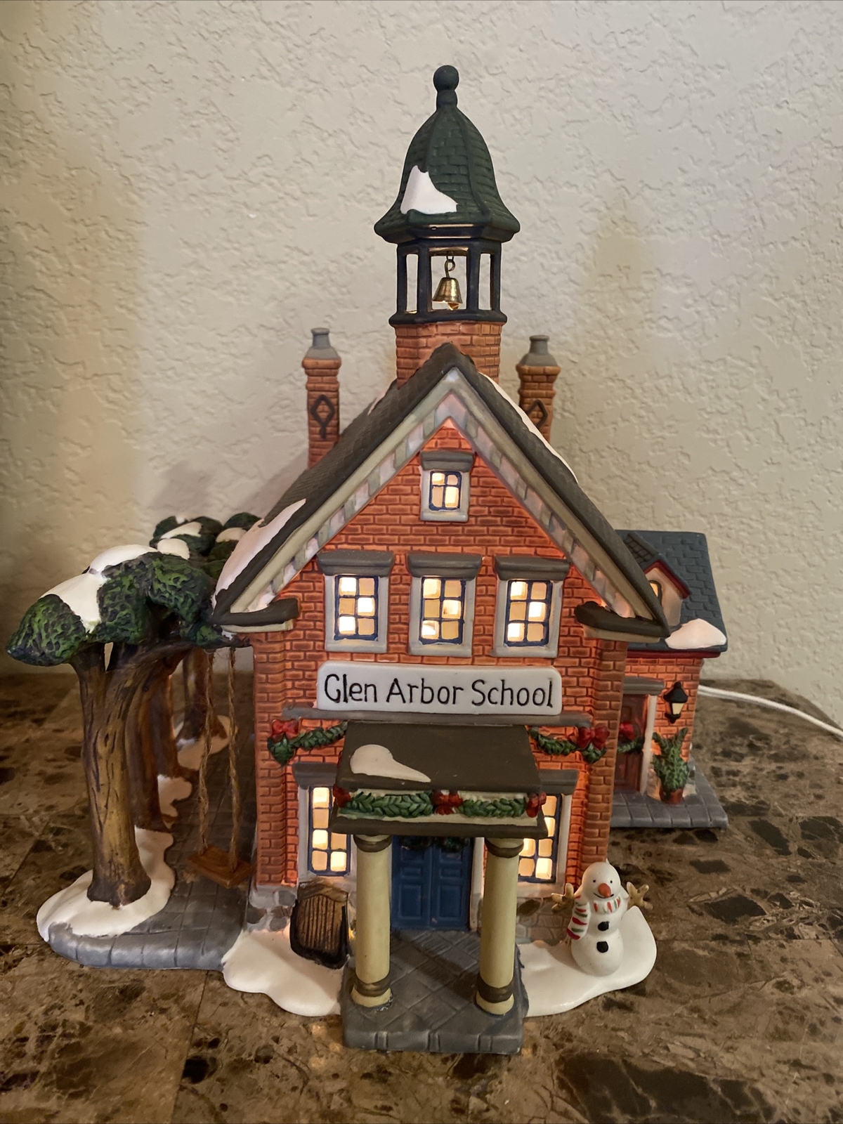VINTAGE RARE 2001 HEARTLAND “GLEN ARBOR SCHOOL” PORCELAIN LIGHTED BUILDING