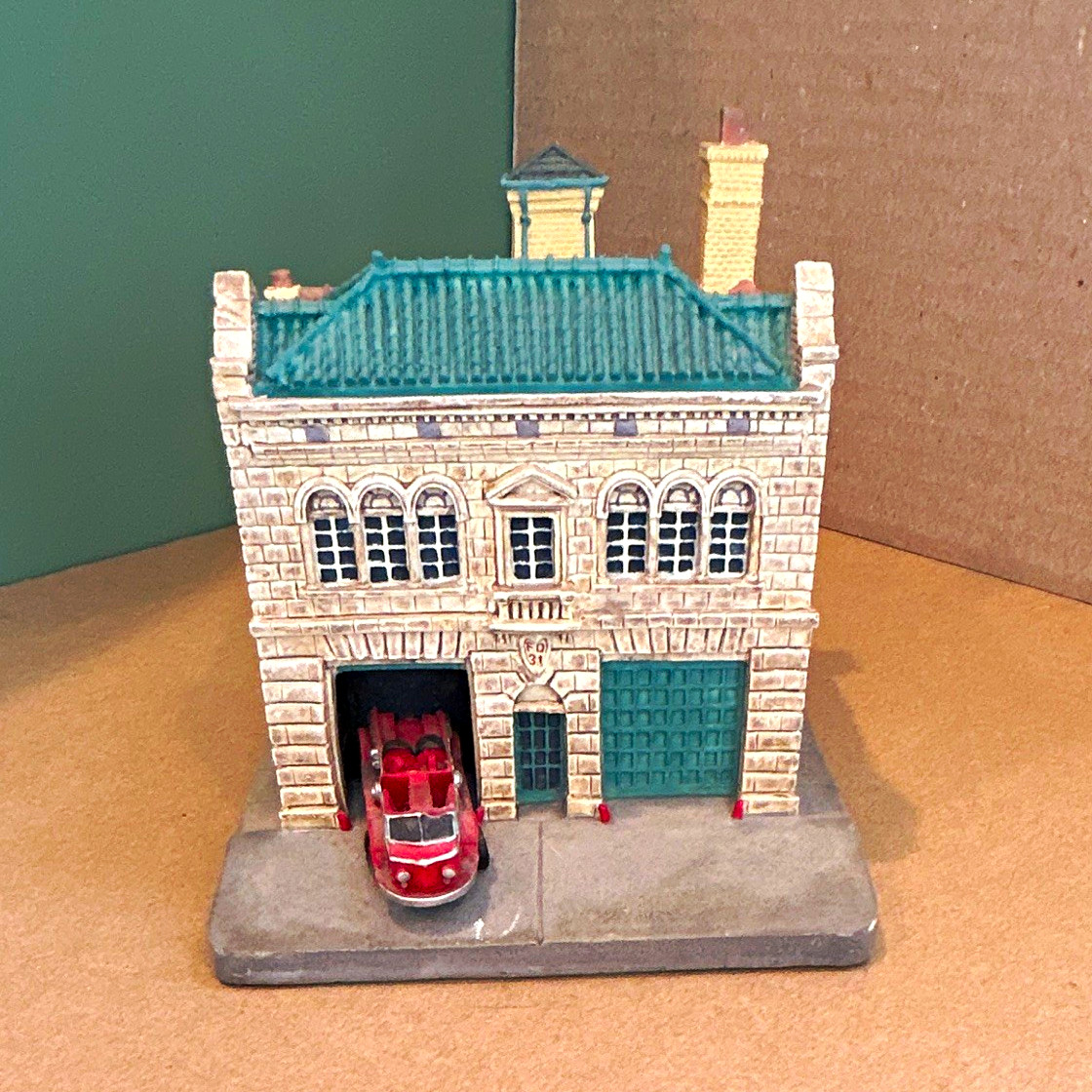 Danbury Mint Classic American Firehouses #31 Kansas City MO 1992 Resin
