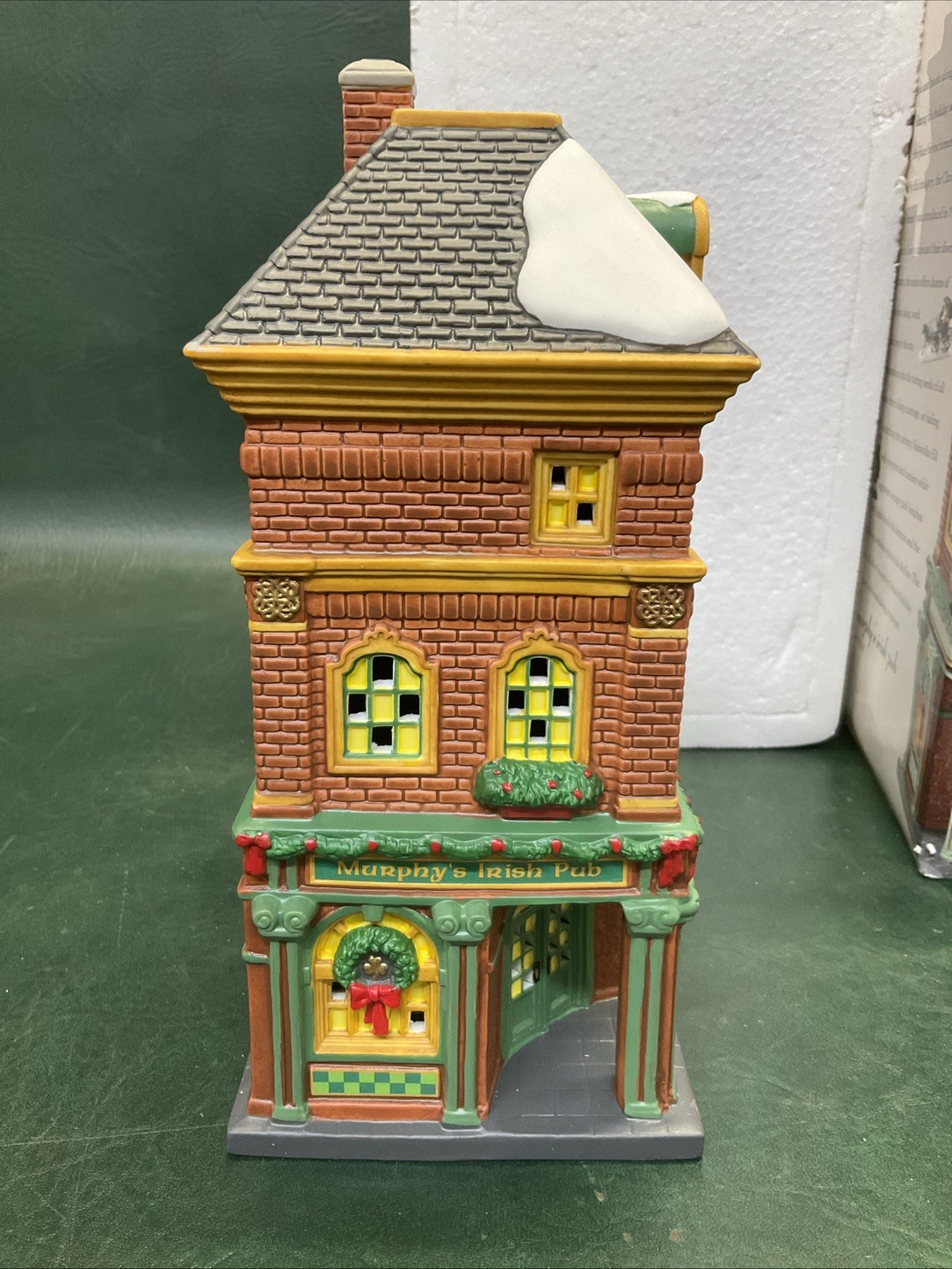 Department 56 Murphy’s Irish Pub Christmas in the City #4025241 Lighted