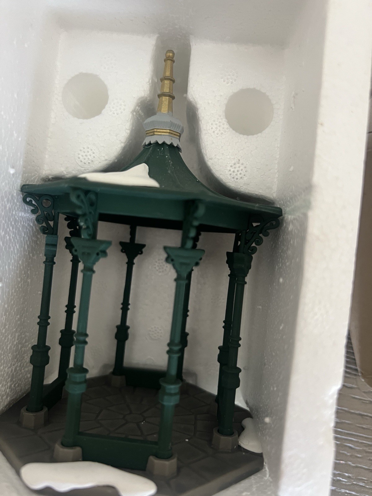 Department 56 Heritage Village Painted Town Square Gazebo Accessory