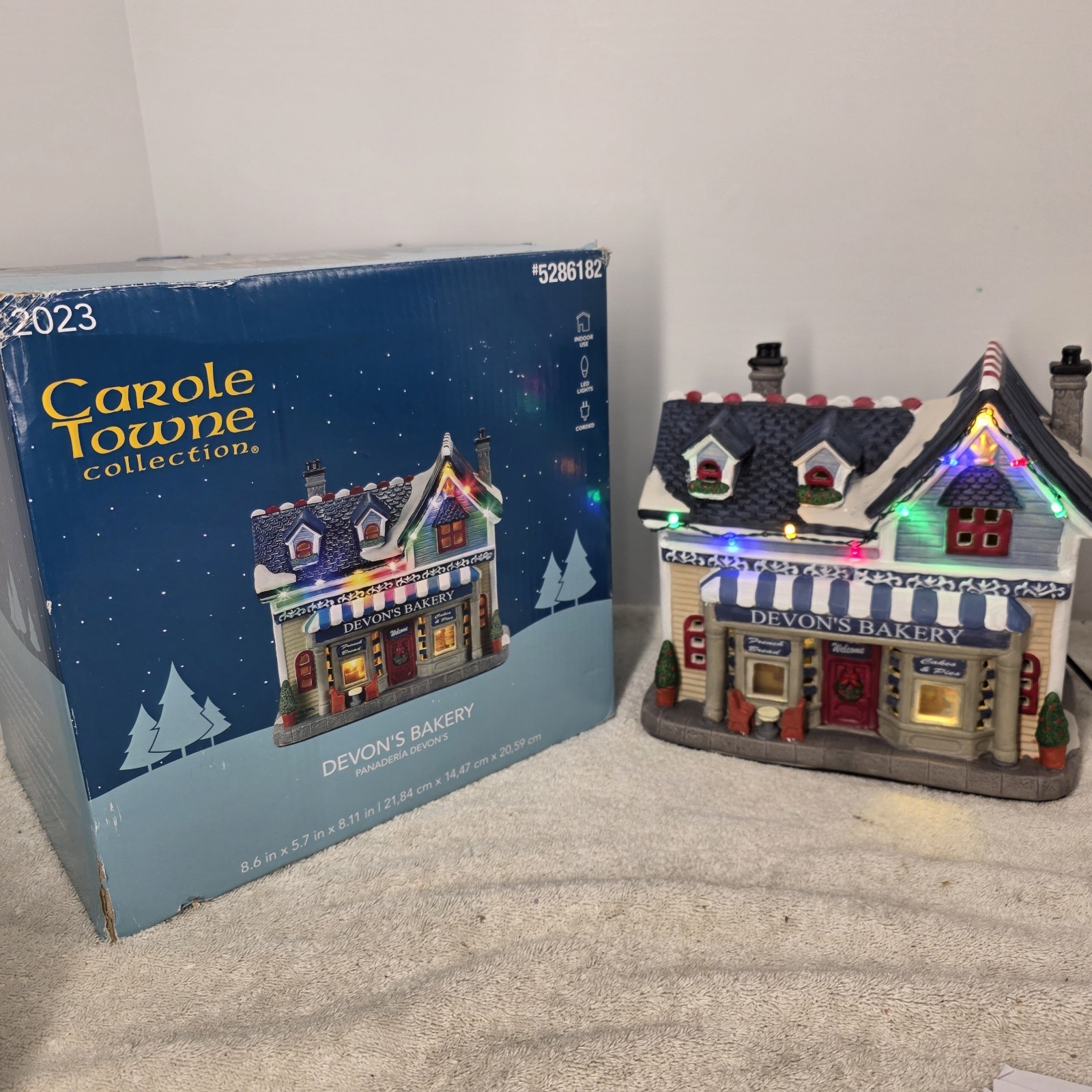 Carole Towne Devon’s Bakery Christmas Village Building With Interior Scene