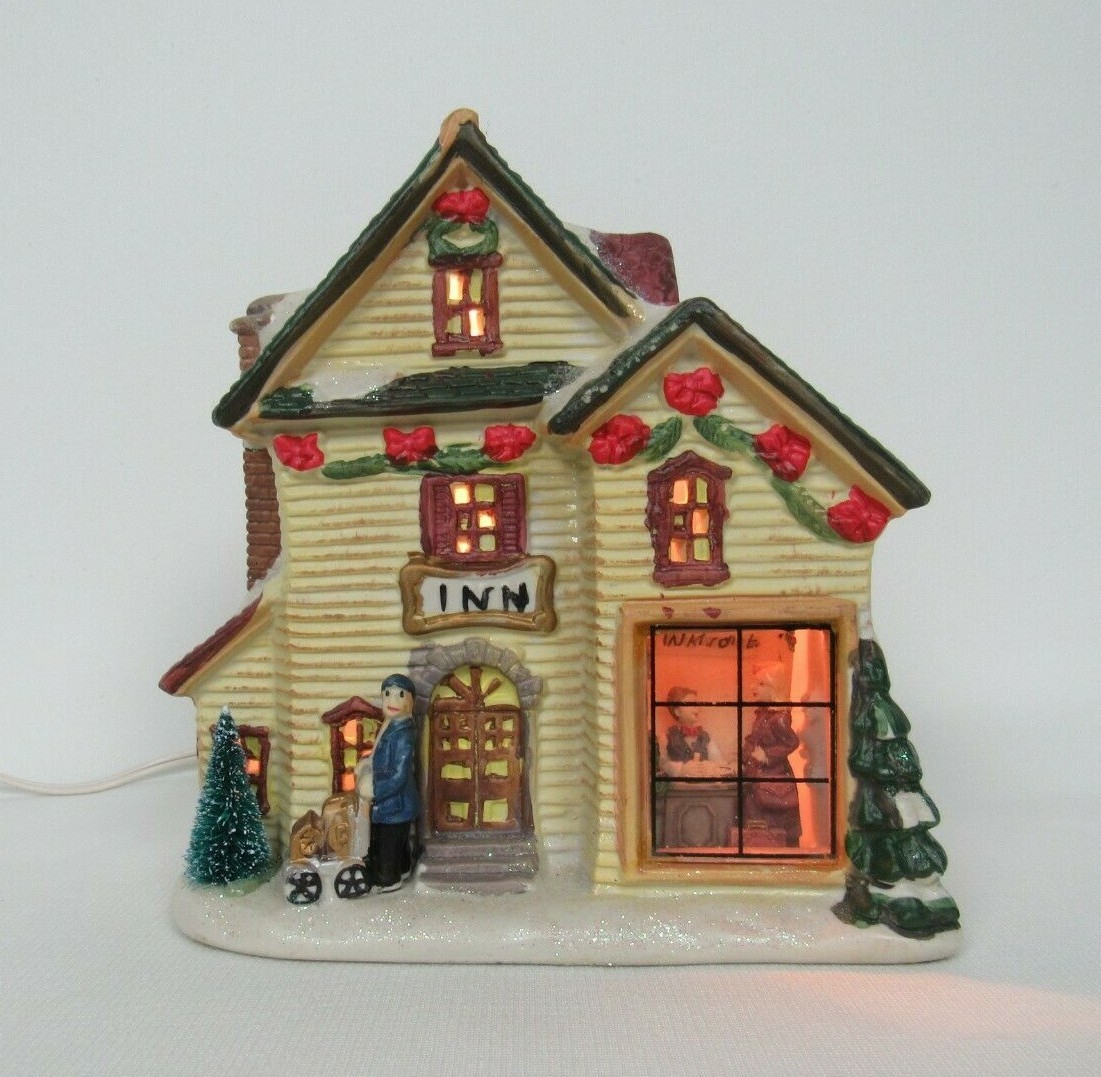 VTG 1960s 70s LIGHT UP CERAMIC CHRISTMAS INN 7″ TALL6 3/4″ WIDE 4 1/4″ DEEP
