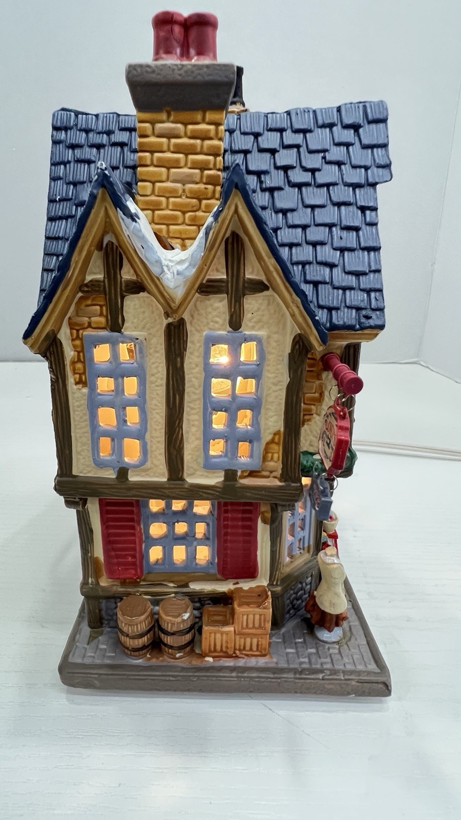 Lemax Holidays & Seasons “Luigi’s Custom Tailor” 35543 Retired 2013 RARE And NEW