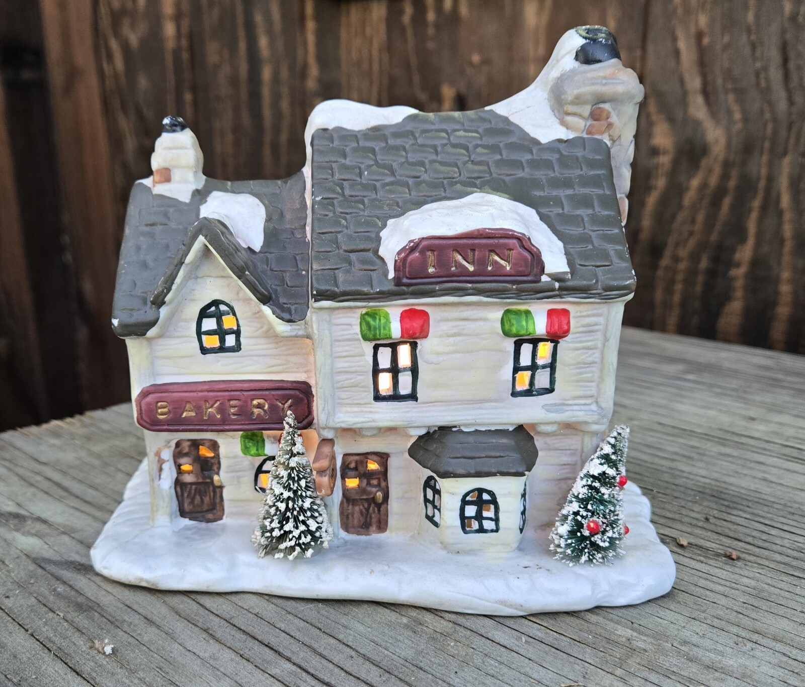 Christmas Valley Collectible Vintage Lighted Porcelain Inn Cottage Village