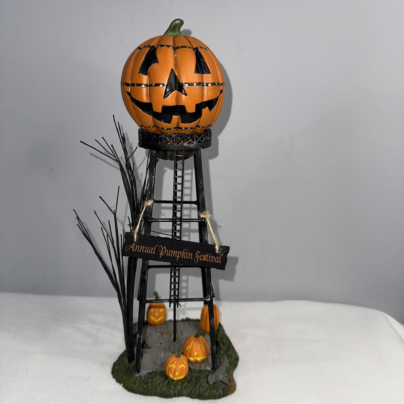 Department 56 Halloween Pumpkin Water Tower Village Accessories Boxed #53223