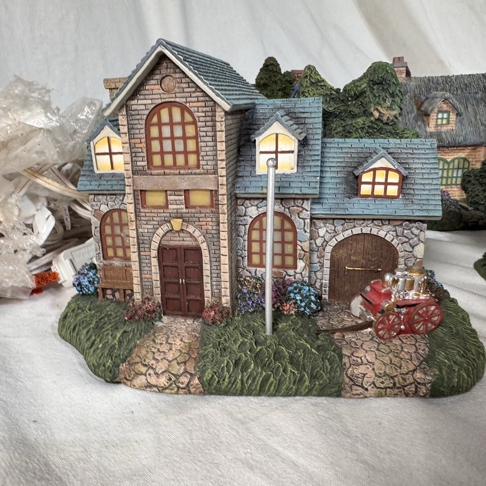 Lot Of 6 Hawthorne Village Thomas Kinkade Lamplight Village w/ Light Cords 01-04