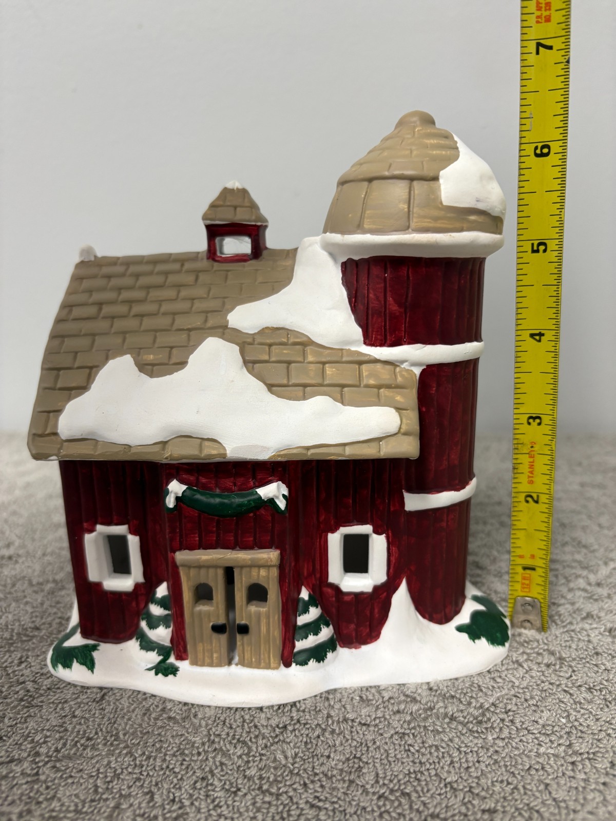 Pacific Rim Electric Ceramic Madison Barn w/box & Light Cord. #1914