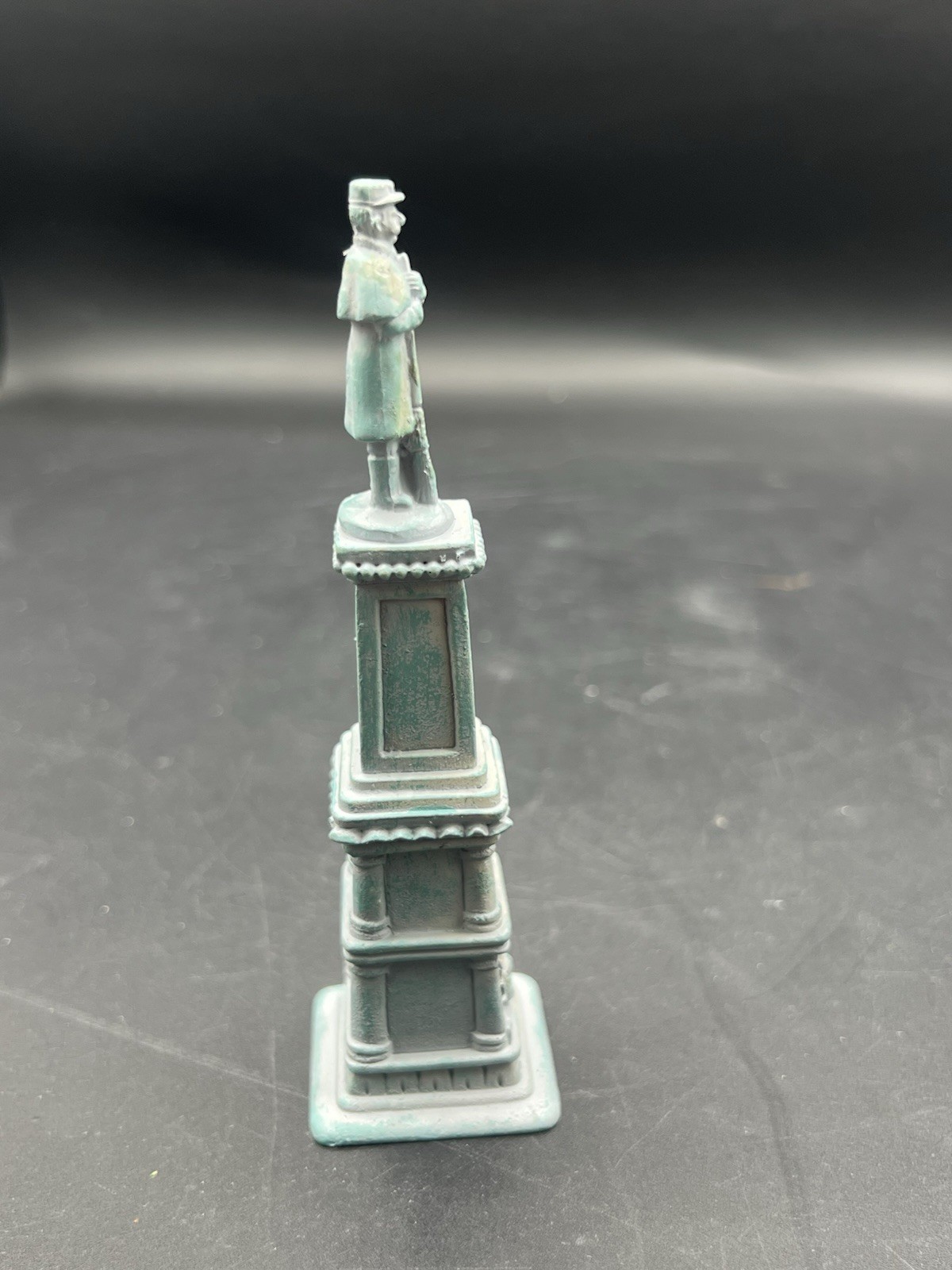“IT’S A WONDERFUL LIFE” “3RD INFANTRY OF BEDFORD FALLS” RESIN MONUMENT TAIWAN