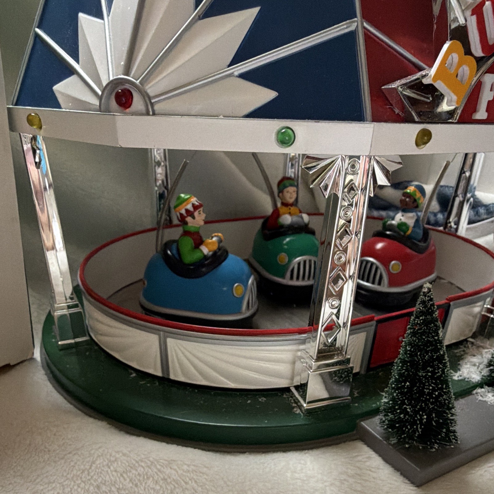 Department 56 Snow Village Bumper Fun Ride Illuminated Animated Set of 4 2005.