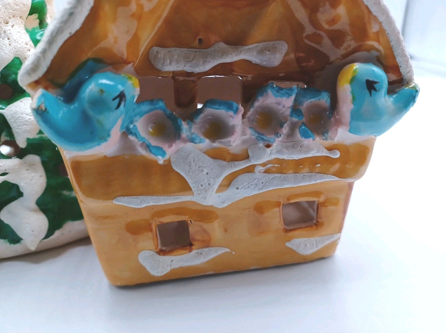 Vintage 1976 DEPT 56 SMALL CHALET w/blue birds Original SNOW VILLAGE w/cord RARE