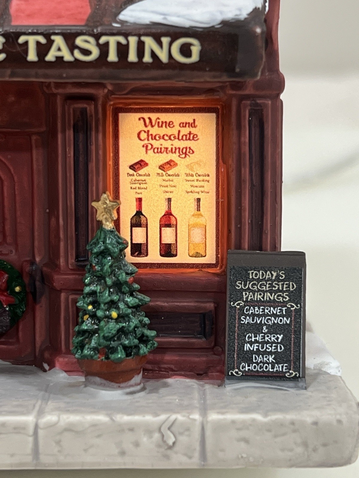 Lemax “Carmella’s Wine And Chocolate Tasting Room” 2023 Excellent Condition !